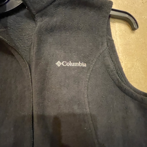 Women’s Columbia Vest - Picture 2 of 5
